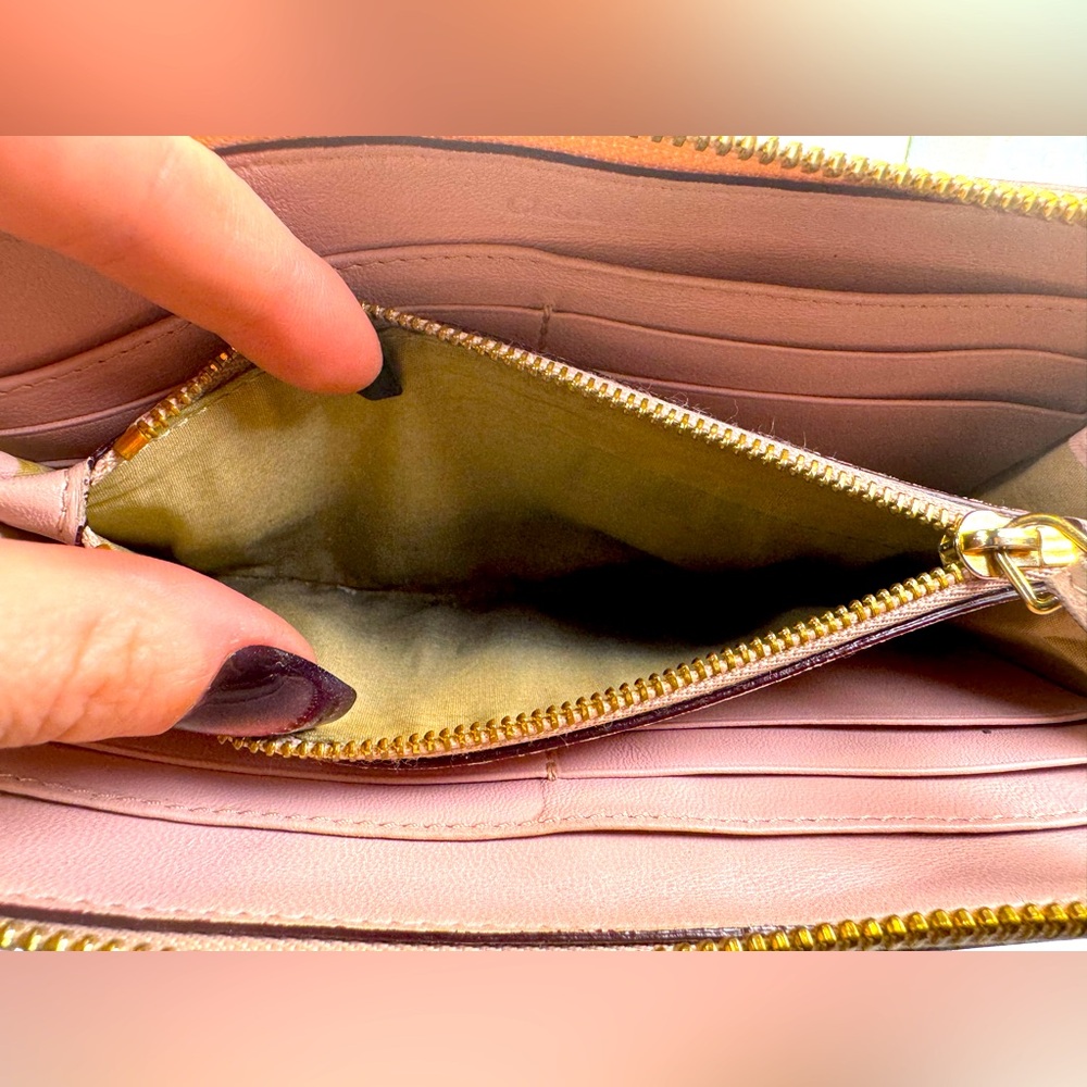 Chloé Continental Wallet Light Blush Pink Bow Zip Around Wallet Gold Hardware - Picture 11 of 16
